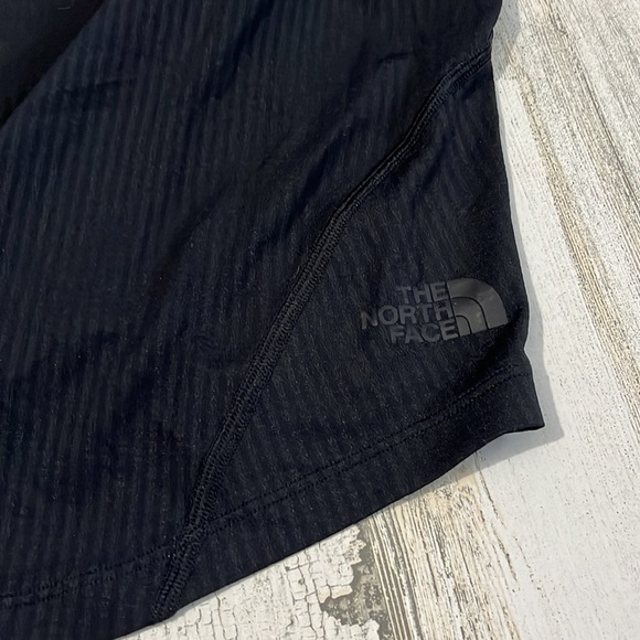 The North Face 2 in 1 tank size Small - Picture 3 of 9